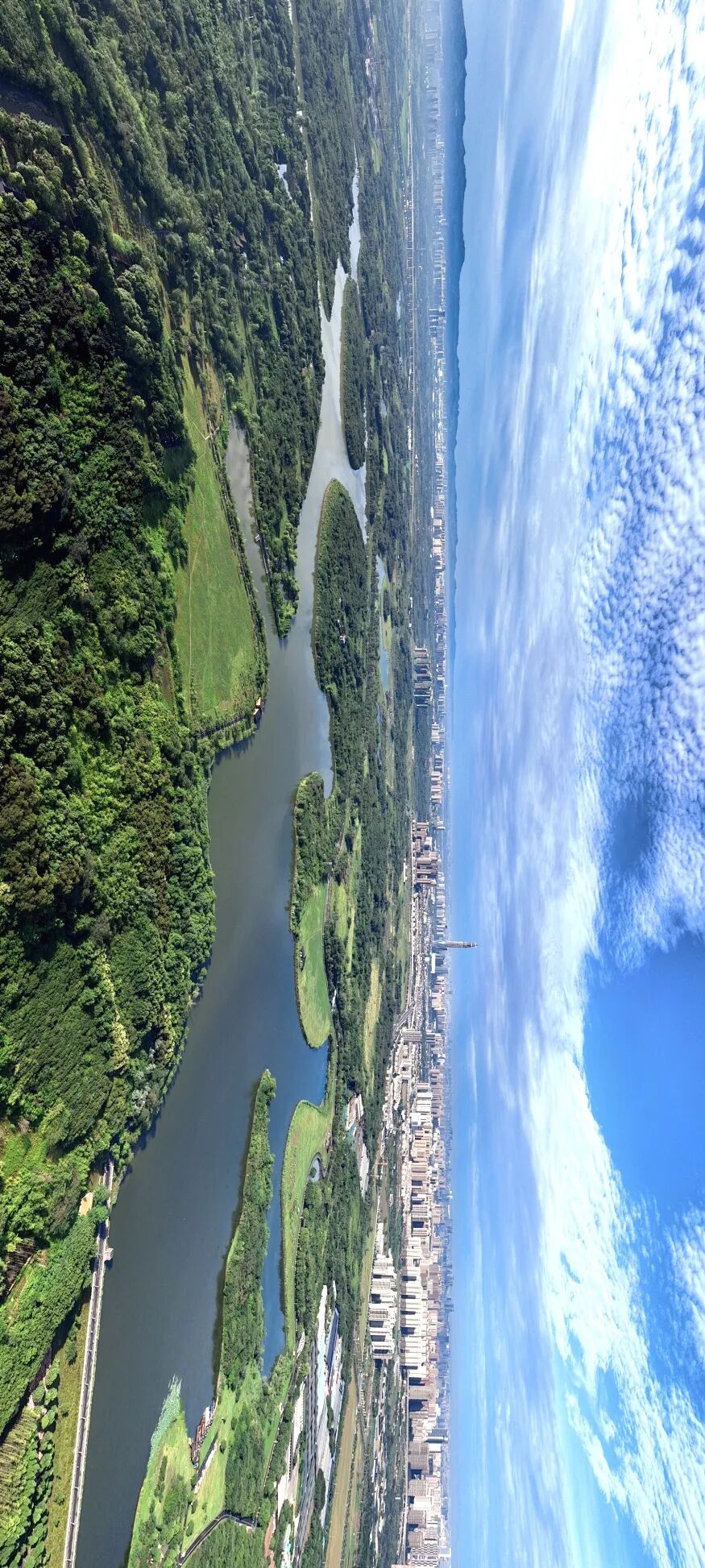 想来想去，只有成都