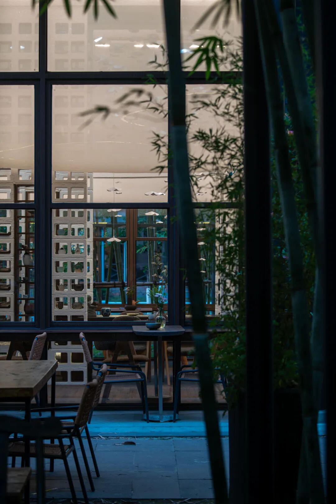 想来想去，只有成都