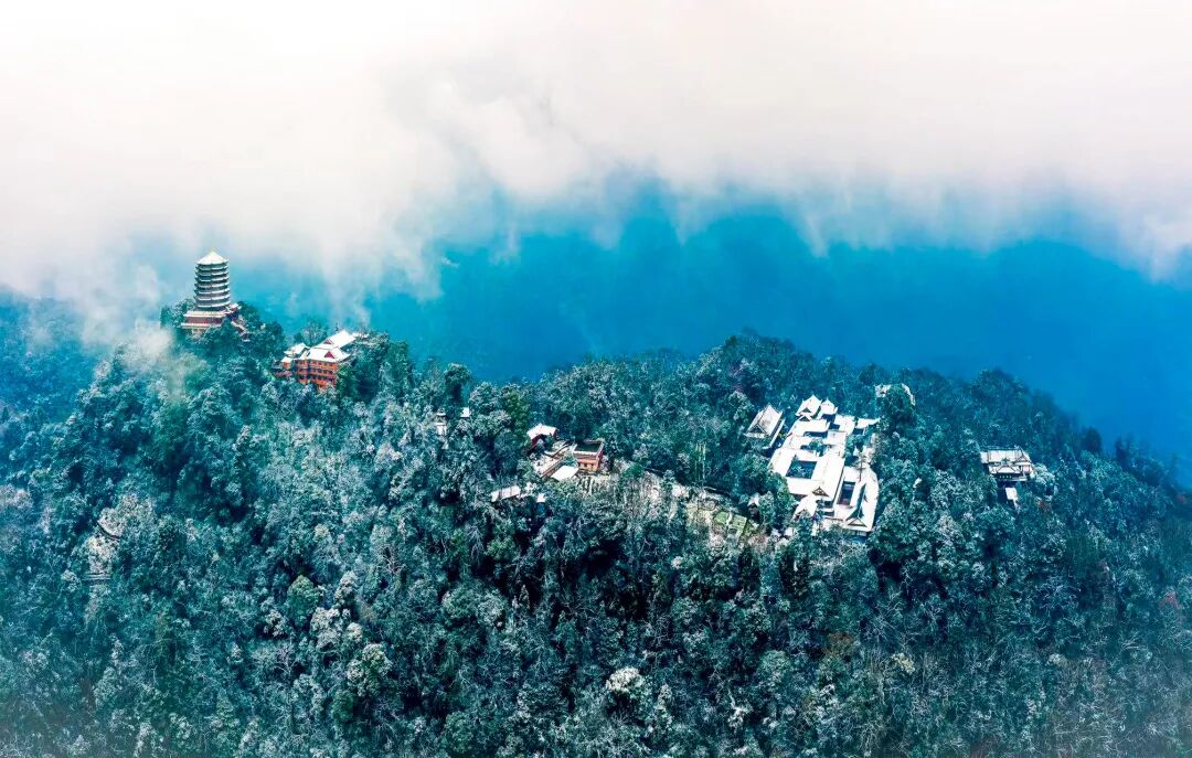 想来想去，只有成都