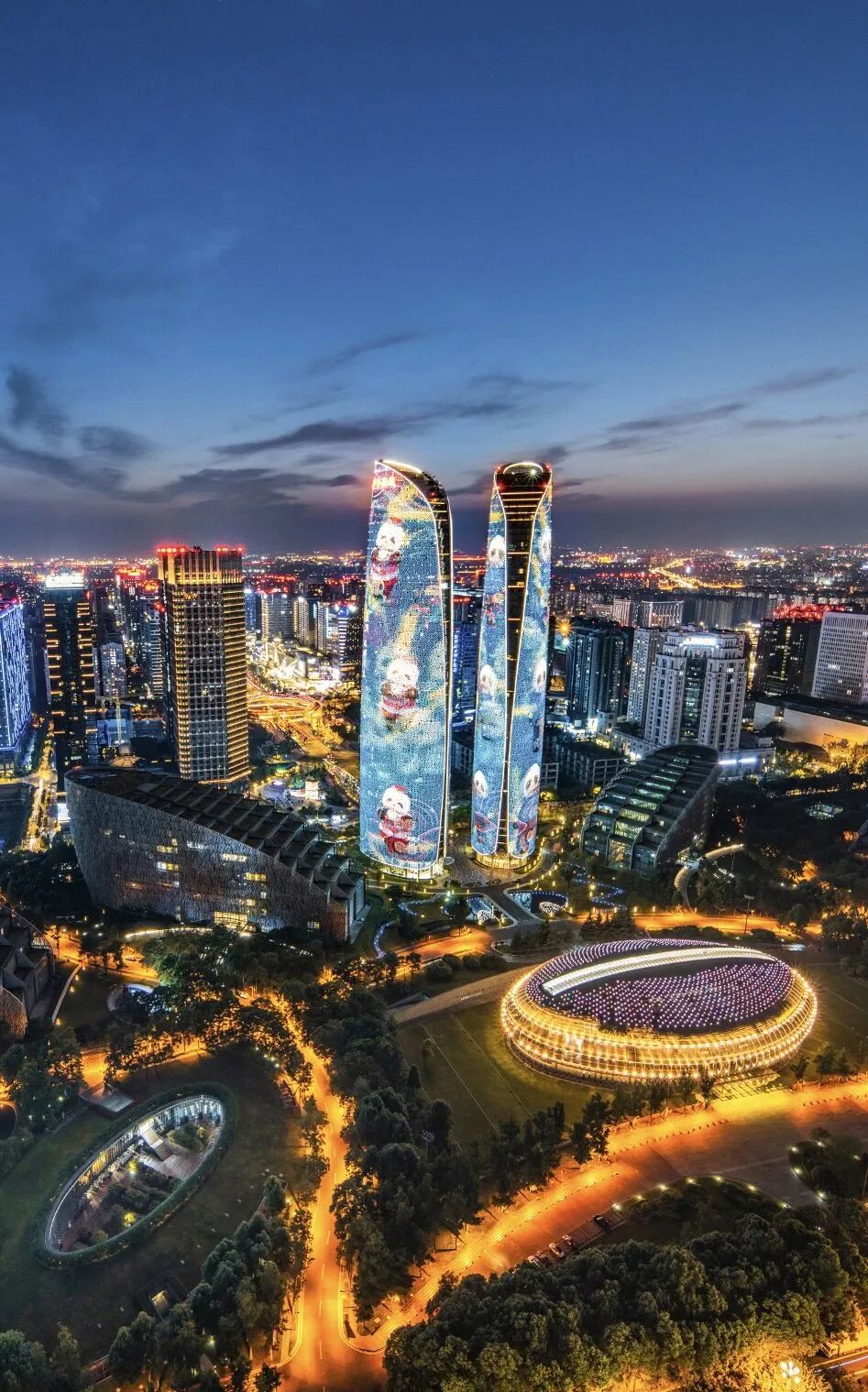 想来想去，只有成都