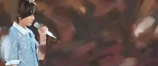 言承旭因为提词器的内容,上了热搜还被网暴~