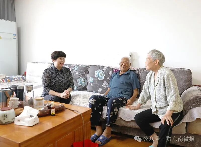 州人大常委会主任汤越强赴锦屏县看望慰问伤残军人杨大福,功勋荣誉