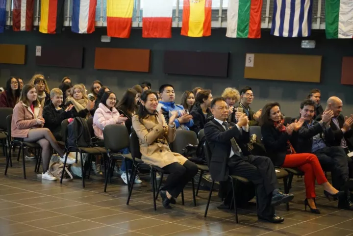 【谱写中欧交流新篇章】欧盟国际学校为雨中国高回访团举行隆重欢迎仪式