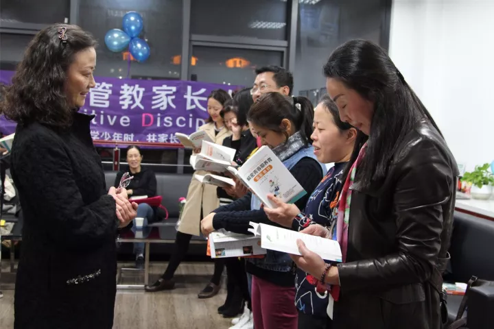智慧父母的成长课堂 ▎第三期《解密青春期养育》家长课程开始报名 智慧父母的成长课堂 ▎第三期《解密青春期养育》家长课程开始报名