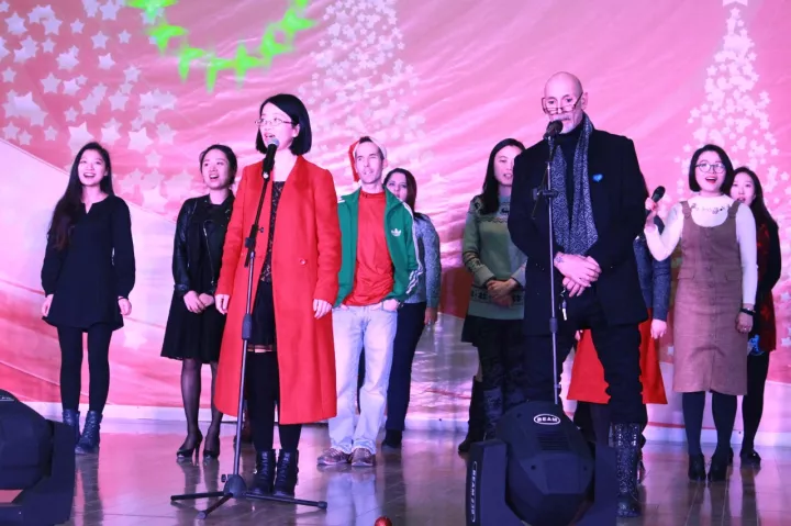 节目征集令 ▎雨中国高圣诞舞台,就等你了 节目征集令 ▎雨中国高圣诞舞台,就等你了