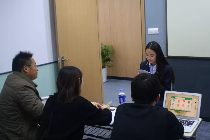 【YHT新闻社报道】模拟比赛,真实商业,商业战场上的睿智经商人 【YHT新闻社报道】模拟比赛,真实商业,商业战场上的睿智经商人