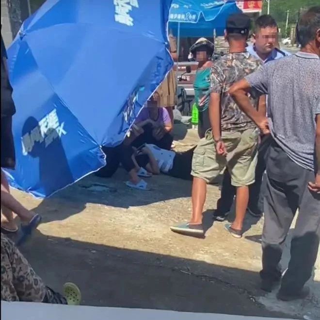 游客在一家农家乐采摘两个核桃，赔偿3000元。专家：一个核桃的价值不超过20元
