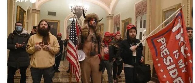 时隔六年美国民主党夺回参议院控制权 特朗普支持者“占领”国会