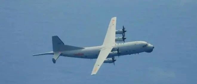 解放军2架军机一度"距高雄仅80公里" 台防空导弹追监