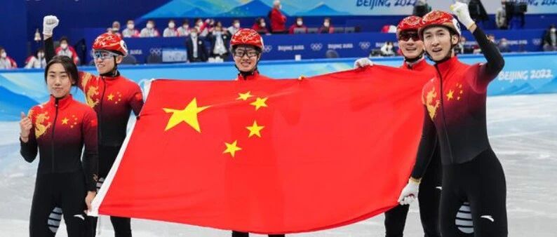 中国队短道速滑摘首金！为何半决赛失误还能进决赛？