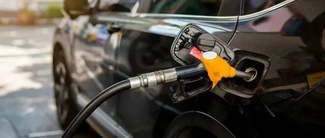 国际油价暴跌30% 国内为何“跟涨不跟跌”？官方答复