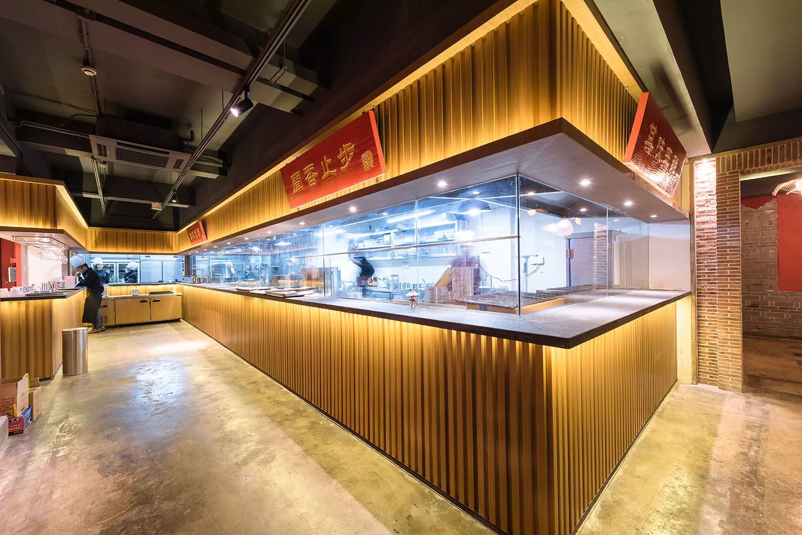 8折!揣着"北京户口"的烤鸭名店,吃完还能涮火锅!