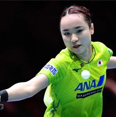 赛事预告|世界杯选手抵沪隔离 伊藤生日摆特别手势，石川自带许多米饭和梅干