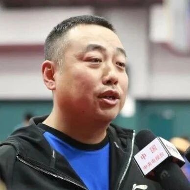 国足成绩不如国乒，为啥球员也拿高收入？刘国梁一语道破真相