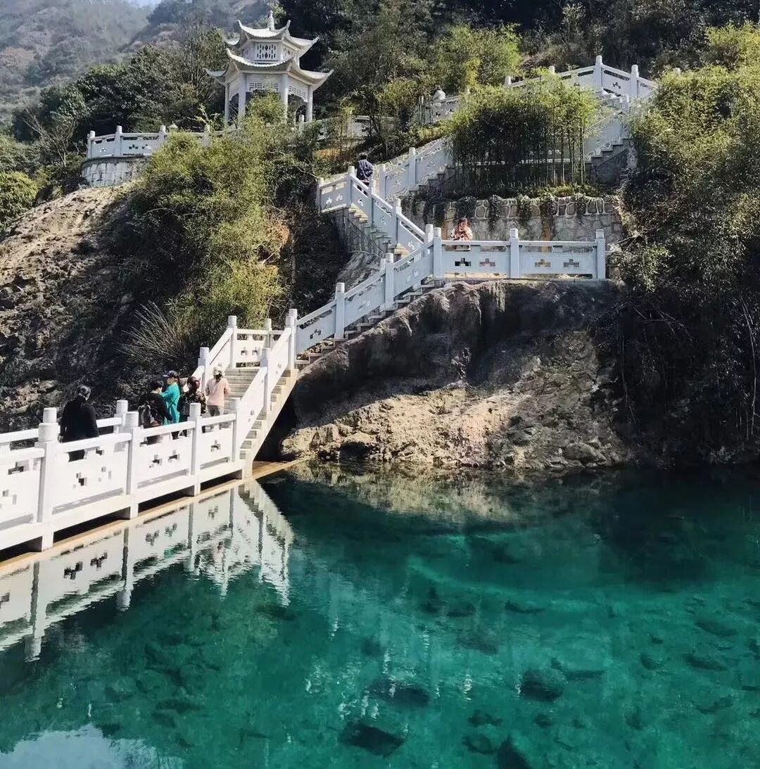 忽然之间,圈里都在流传一个神秘的诸暨网红新景点▼▼▼