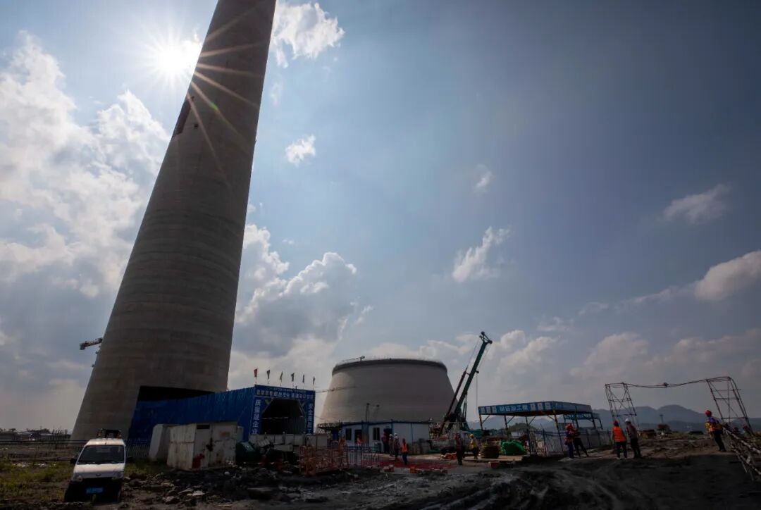 威赫电厂实现项目烟囱安全到顶