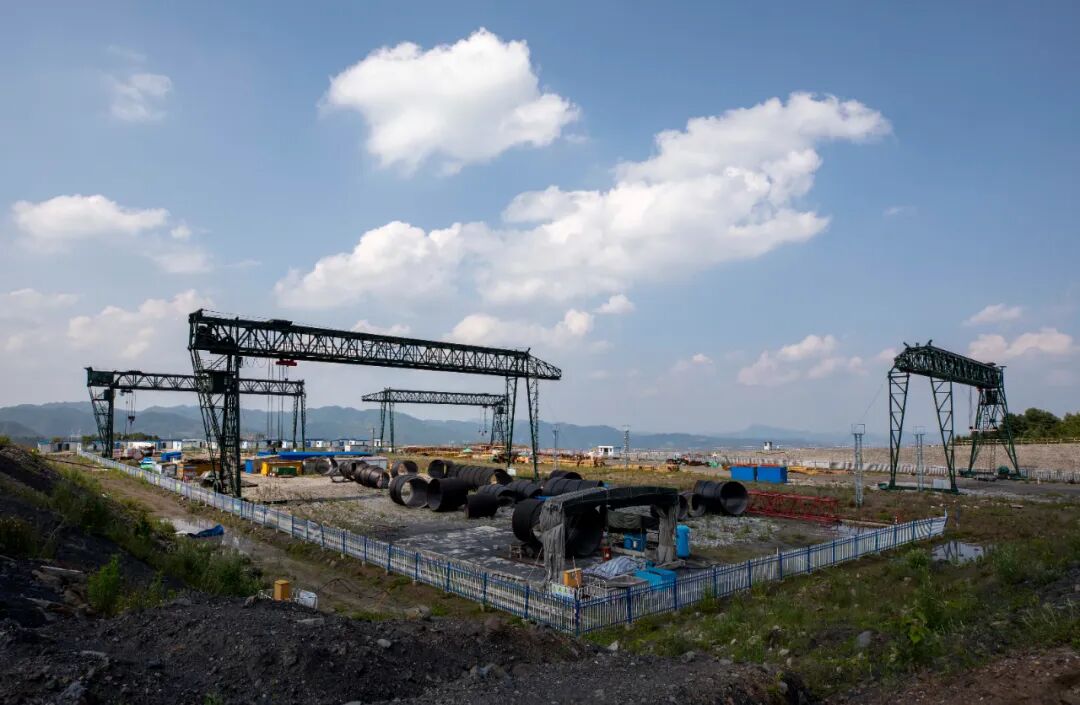 威赫电厂实现项目烟囱安全到顶