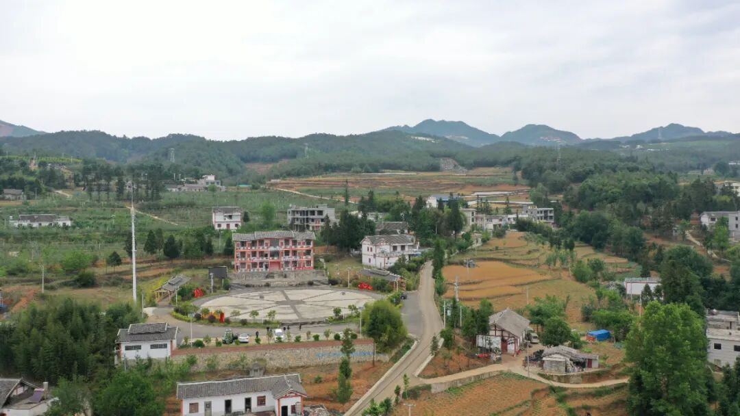 赫章县六曲河镇:从改厕入手绘就美丽乡村"新画卷"