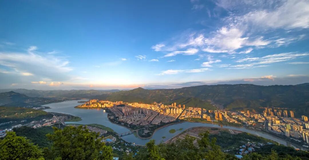 渝之东北有城曰开州,古以汉土丰盛为名,拥有1800年的悠久历史,北依