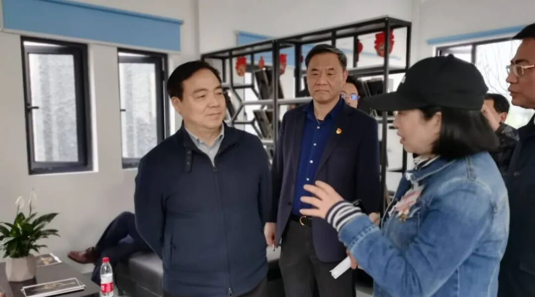 上海市奉贤区委书记庄木弟一行莅临铭尔科技总部指导工作(图2)
