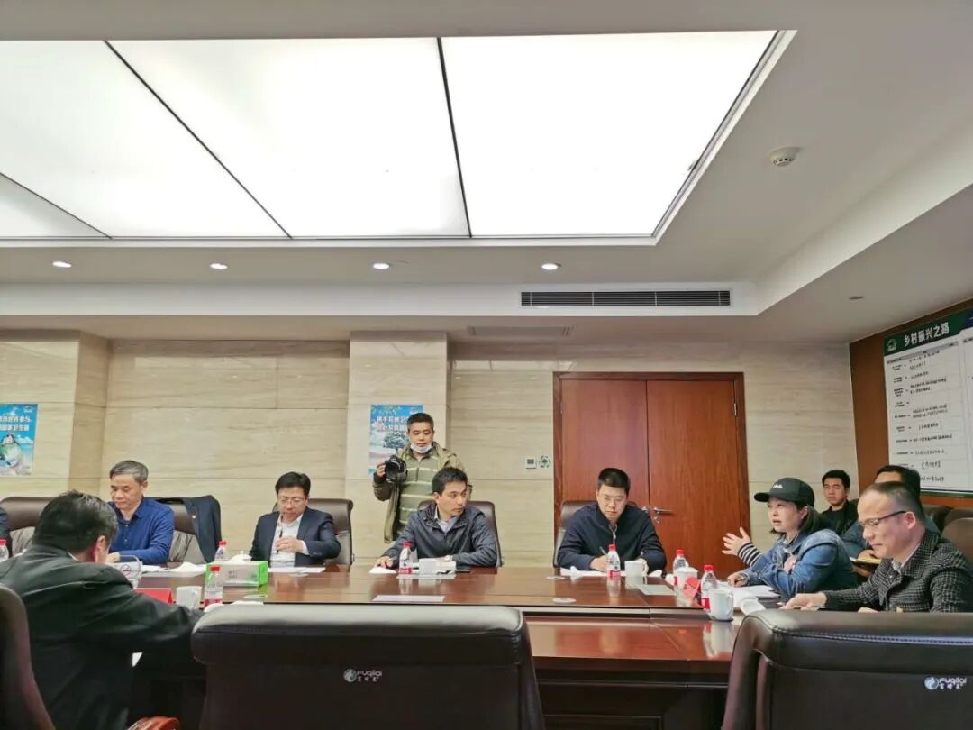 上海市奉贤区委书记庄木弟一行莅临铭尔科技总部指导工作(图3)