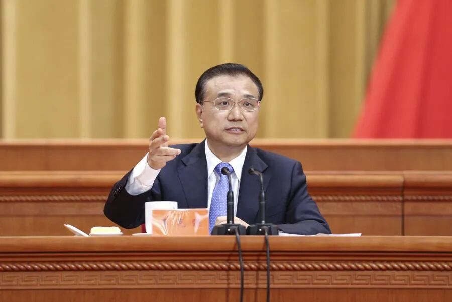 李克强主持召开国务院常务会议 决定延续实施普惠金融和小额贷款公司部分税收支持政策等(图1)