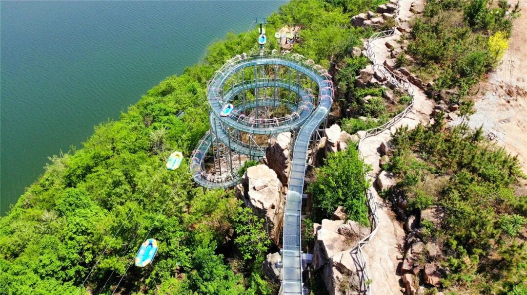 踏青赏花吃美食丨临沂竹泉村红石寨福利来啦