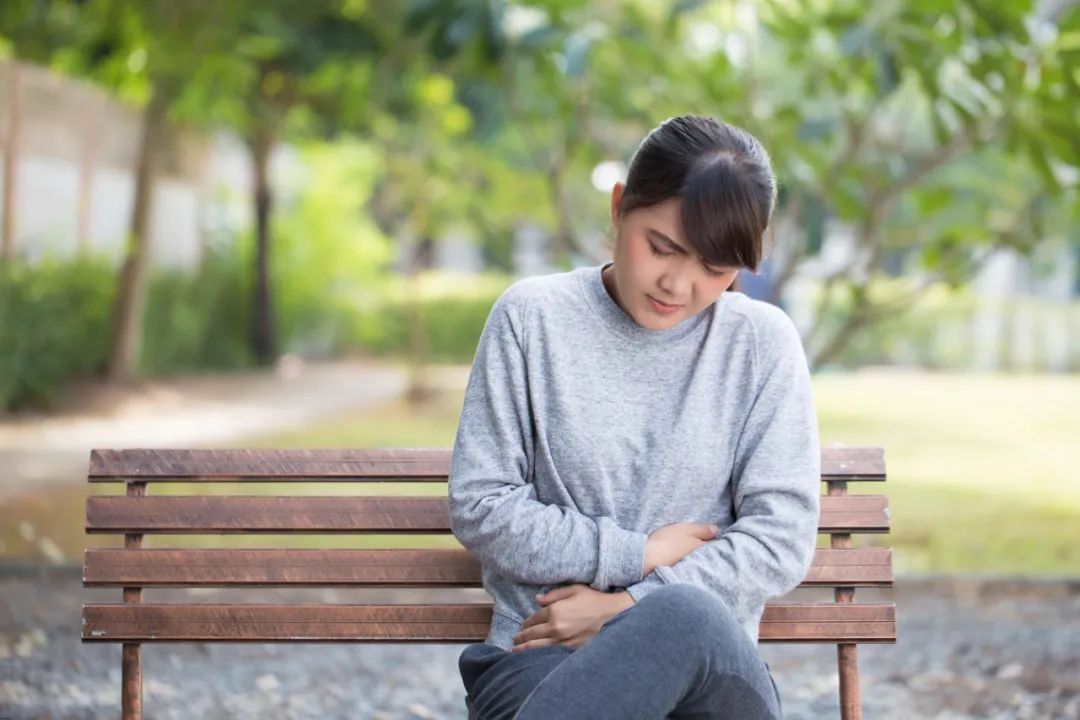 月经20天一次正常吗,「大姨妈」20天来一次 vs 40天来一次，哪个衰老得更快
