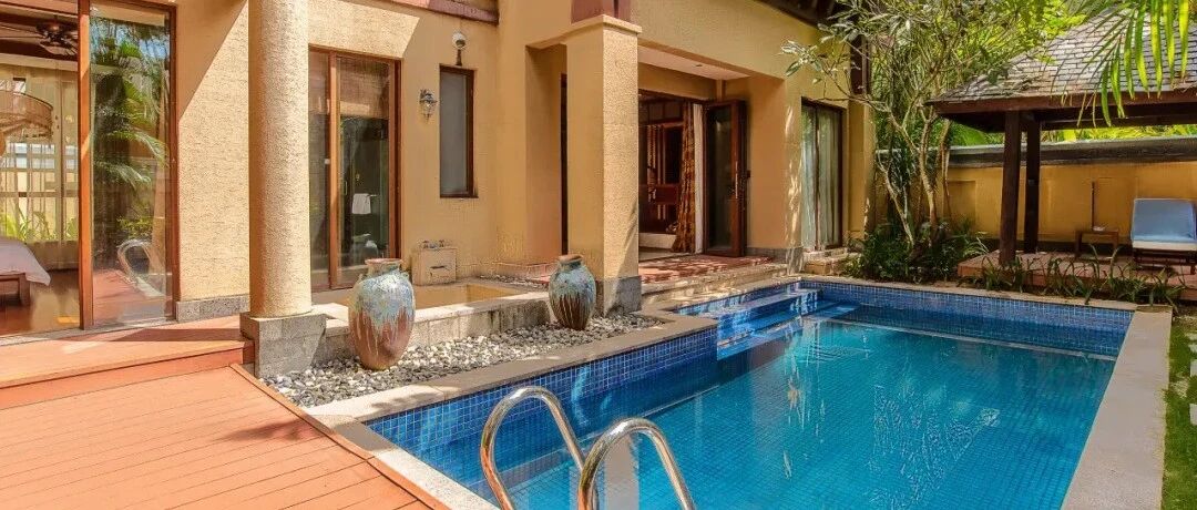 海南崩了，300多住200平泳池别墅