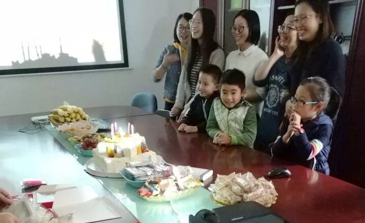 甜蜜暴击，高斯贝尔七月生日趴体温馨上演！