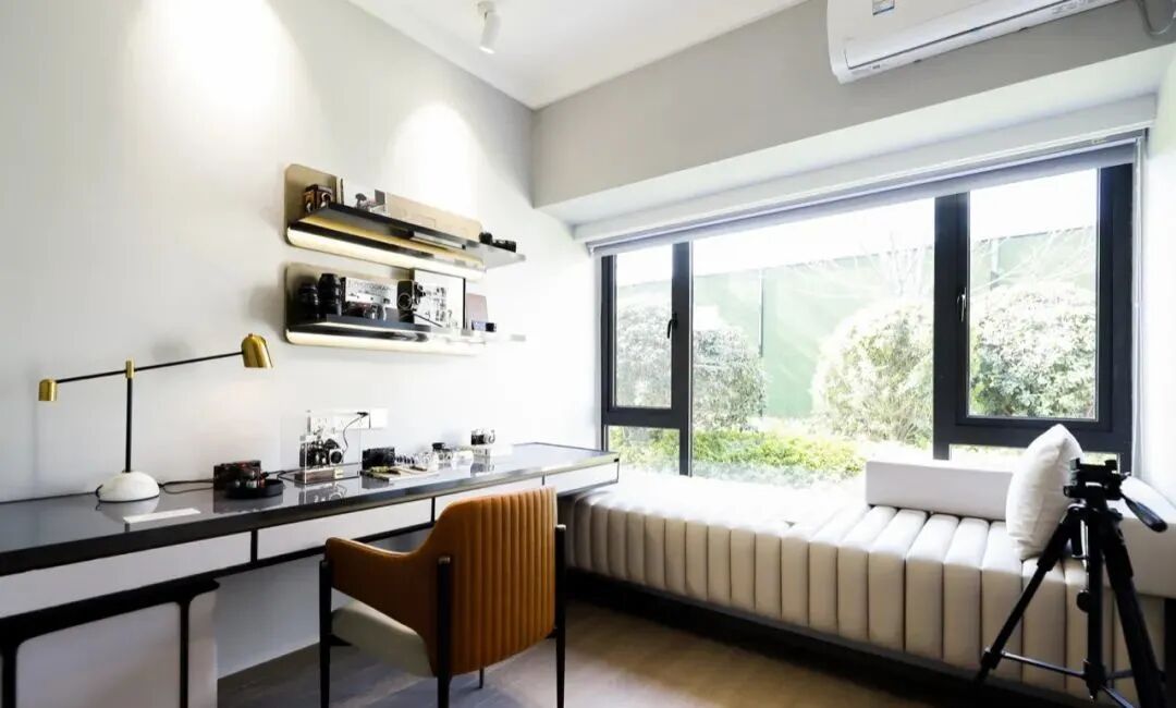 引进培英中学落地白云湖，招商电建南国雍云邸76-105㎡，总价225万起！