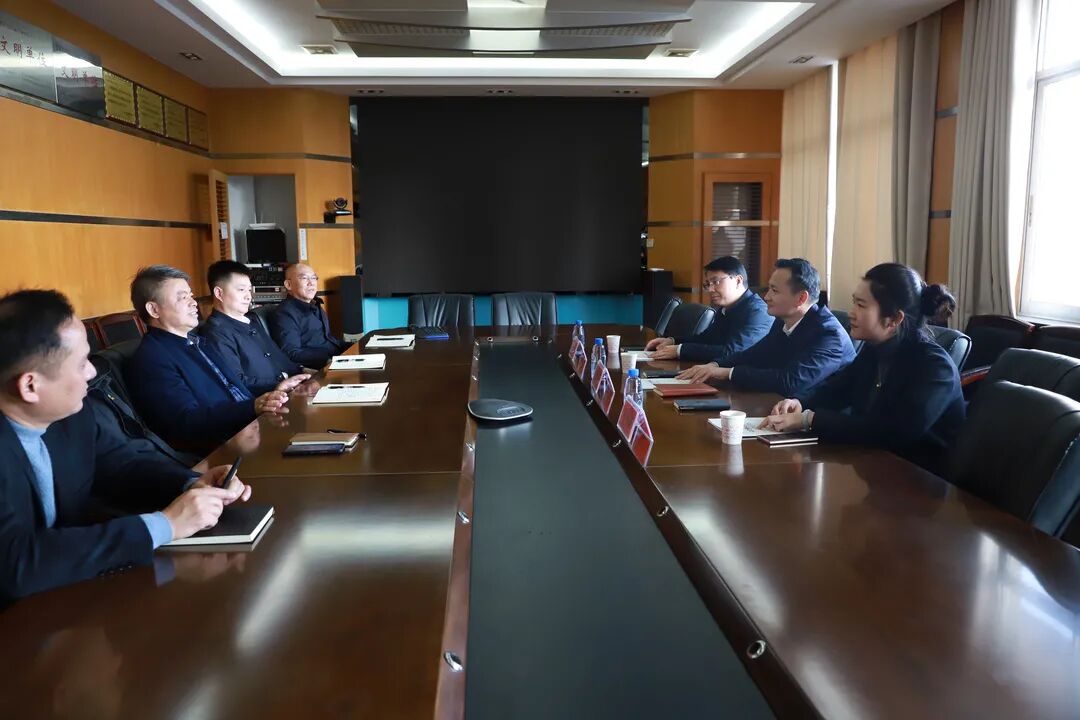 杨育星到塘山镇走访调研重点企业 - 青山湖区人民政府