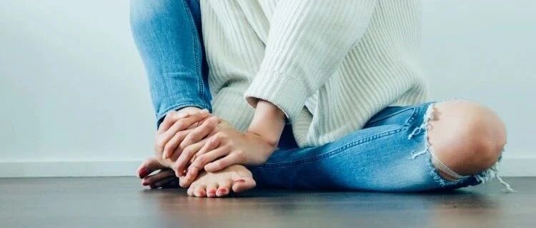 腿麻的严重性可能超过你想象，这些疾病风险要注意