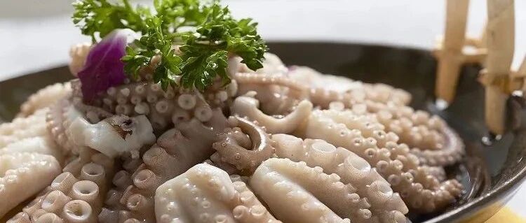 “变质鱿鱼”吃出“溶血尿毒综合征”，只因在冰箱放了5天？