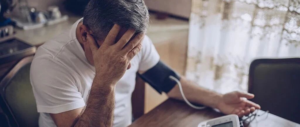 胸闷气短、心慌出汗，网传的脑梗猝死征兆靠谱吗？如何预防？