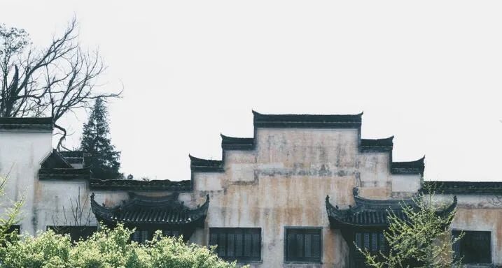 山墙是指建筑物的_山墙是指建筑物的什么_建筑山墙是