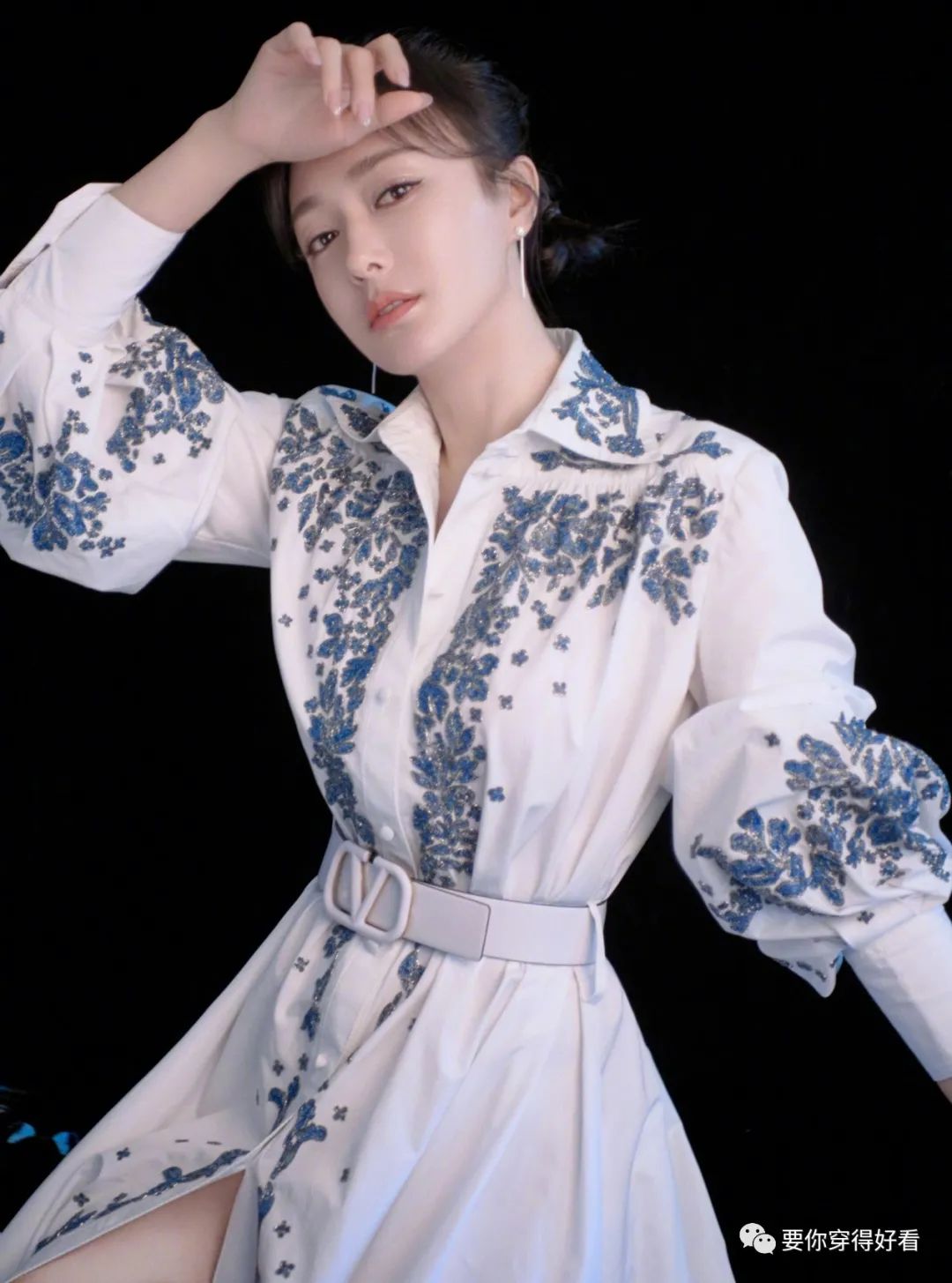 秦岚惊艳到韩国!一袭大红色开叉礼服亮相红毯,美到骨子里了-微信头条网 秦岚惊艳到韩国!一袭大红色开叉礼服亮相红毯,美到骨子里了