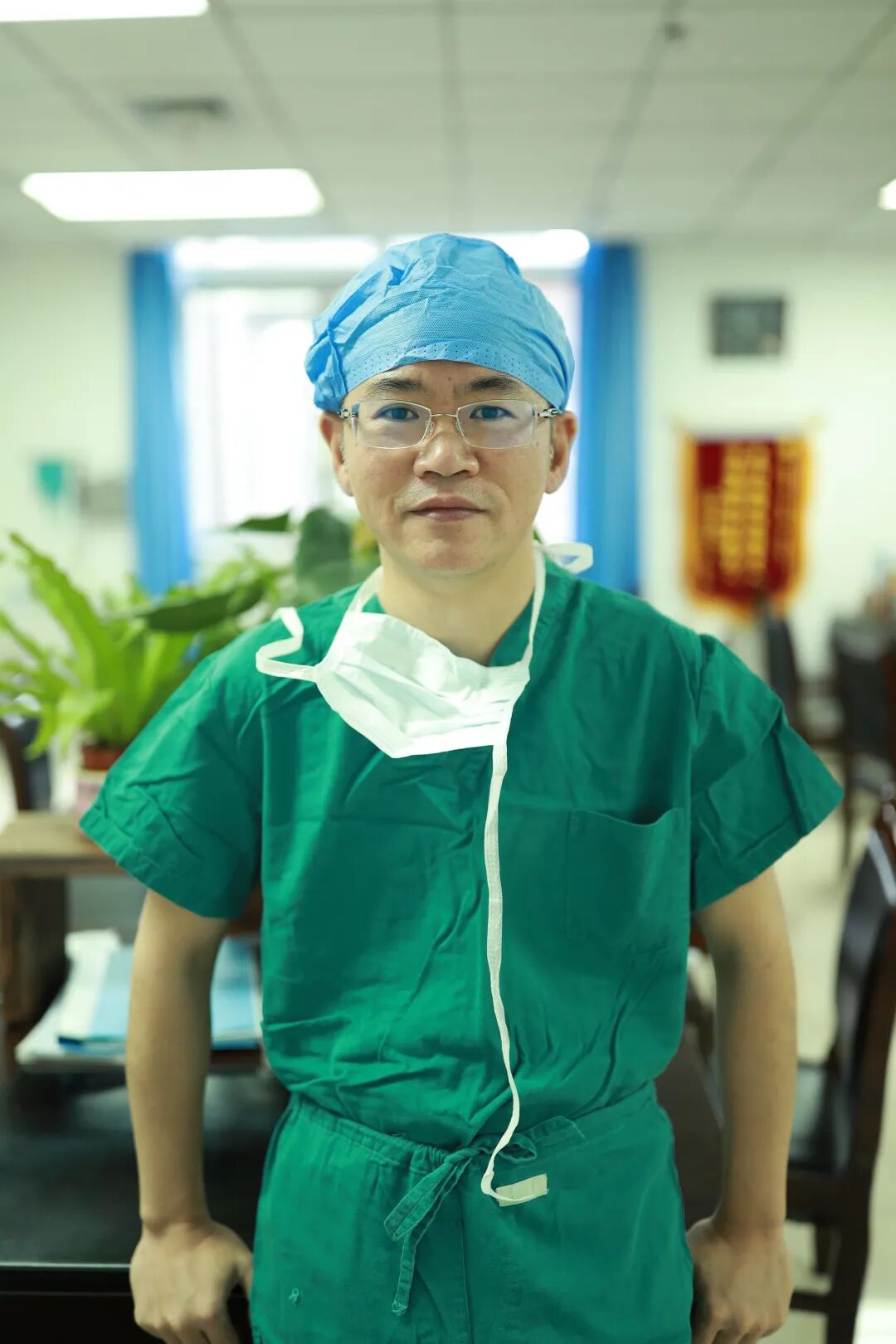 手术灯怎么打开灯关了，咋子做手术？_https://www.jmylbn.com_新闻资讯_第19张