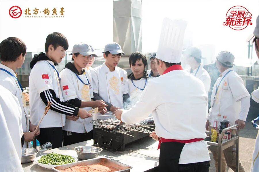 如何选择一个合适的餐饮创业项目_卤菜技术培训—餐饮创业项目_餐饮小吃创业项目