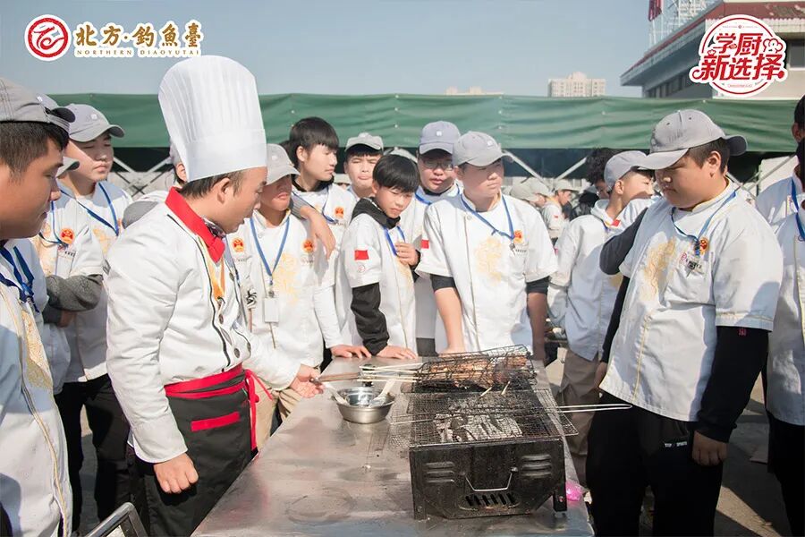 如何选择一个合适的餐饮创业项目_卤菜技术培训—餐饮创业项目_餐饮小吃创业项目