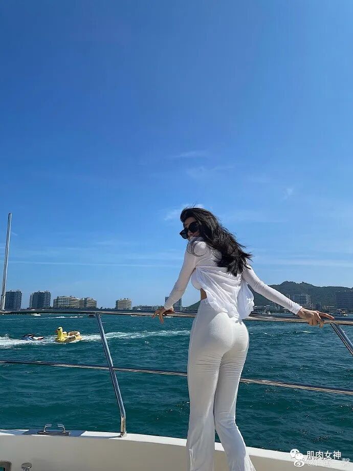 【美女】168身材巅峰？能把睡裙穿得如此性感的，也就她了...（组图） - 8