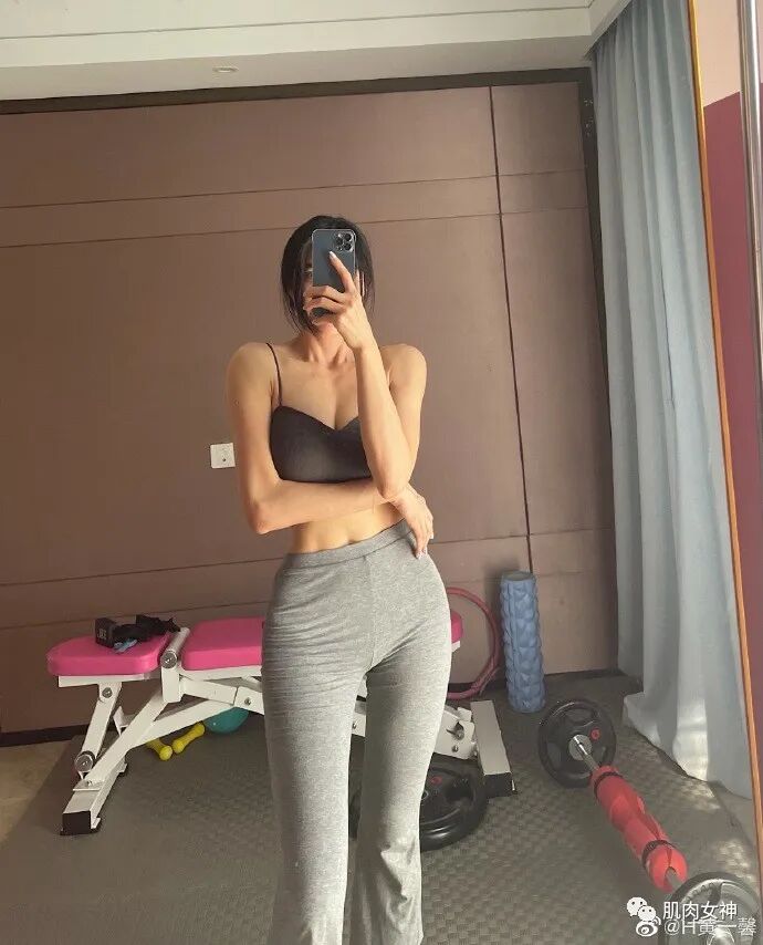 【美女】168身材巅峰？能把睡裙穿得如此性感的，也就她了...（组图） - 24