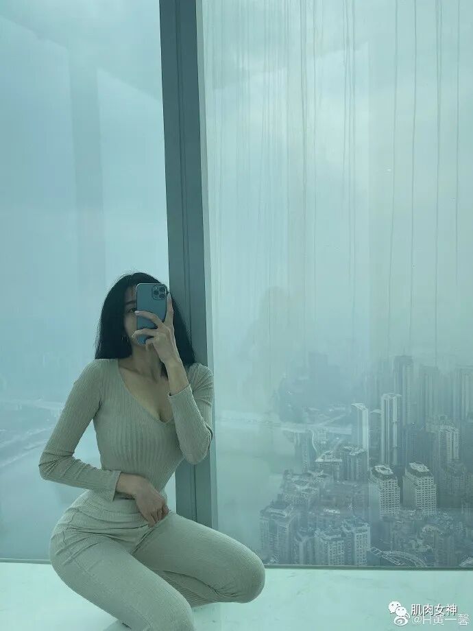 【美女】168身材巅峰？能把睡裙穿得如此性感的，也就她了...（组图） - 13