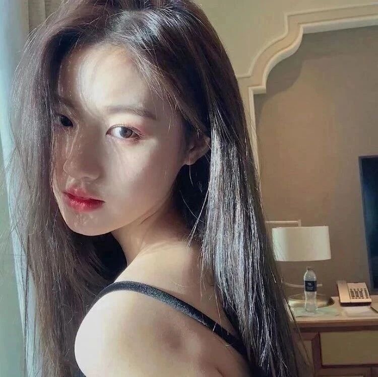 一半少女一半性感的“纯欲女孩”来了！据说99%的直男都抵抗不了…