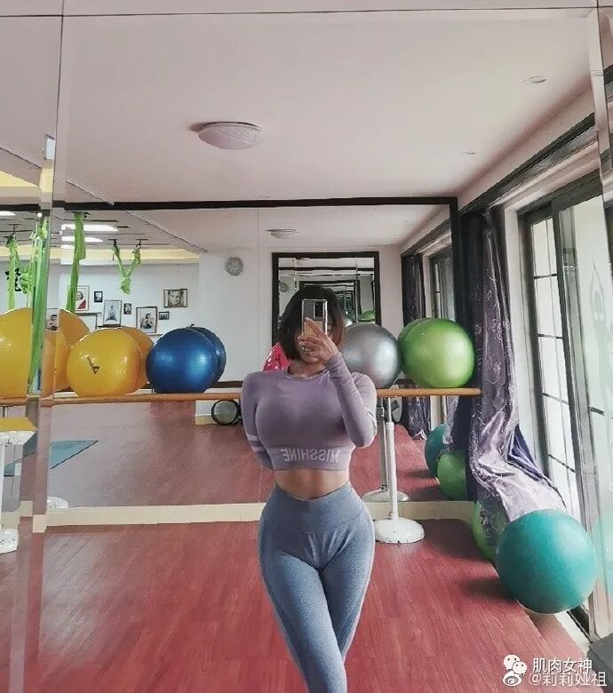 【美女】柳岩瑜伽分岩私照被爆，男粉们都不淡定了（组图） - 6