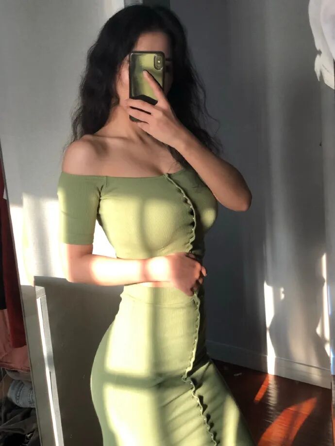 27岁杭州最美"画画的baby",直角肩 事业线 巴掌腰的身材有多绝