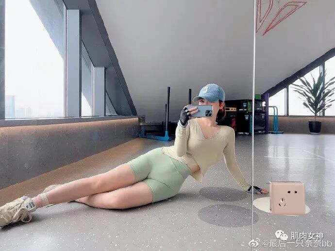 【美女】实力圈粉！肉感、力量感并存的00后主播，谁不着迷？（组图） - 13