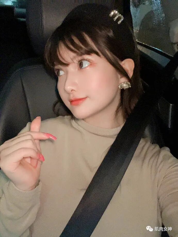 【美女】实力圈粉！肉感、力量感并存的00后主播，谁不着迷？（组图） - 6