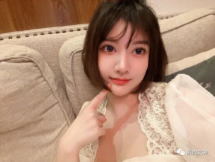 【美女】实力圈粉！肉感、力量感并存的00后主播，谁不着迷？（组图） - 23