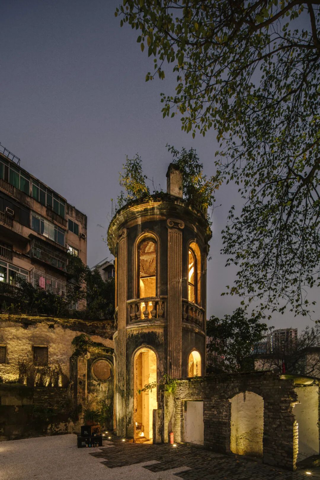 山城巷千年巴渝山水与百年市井烟火